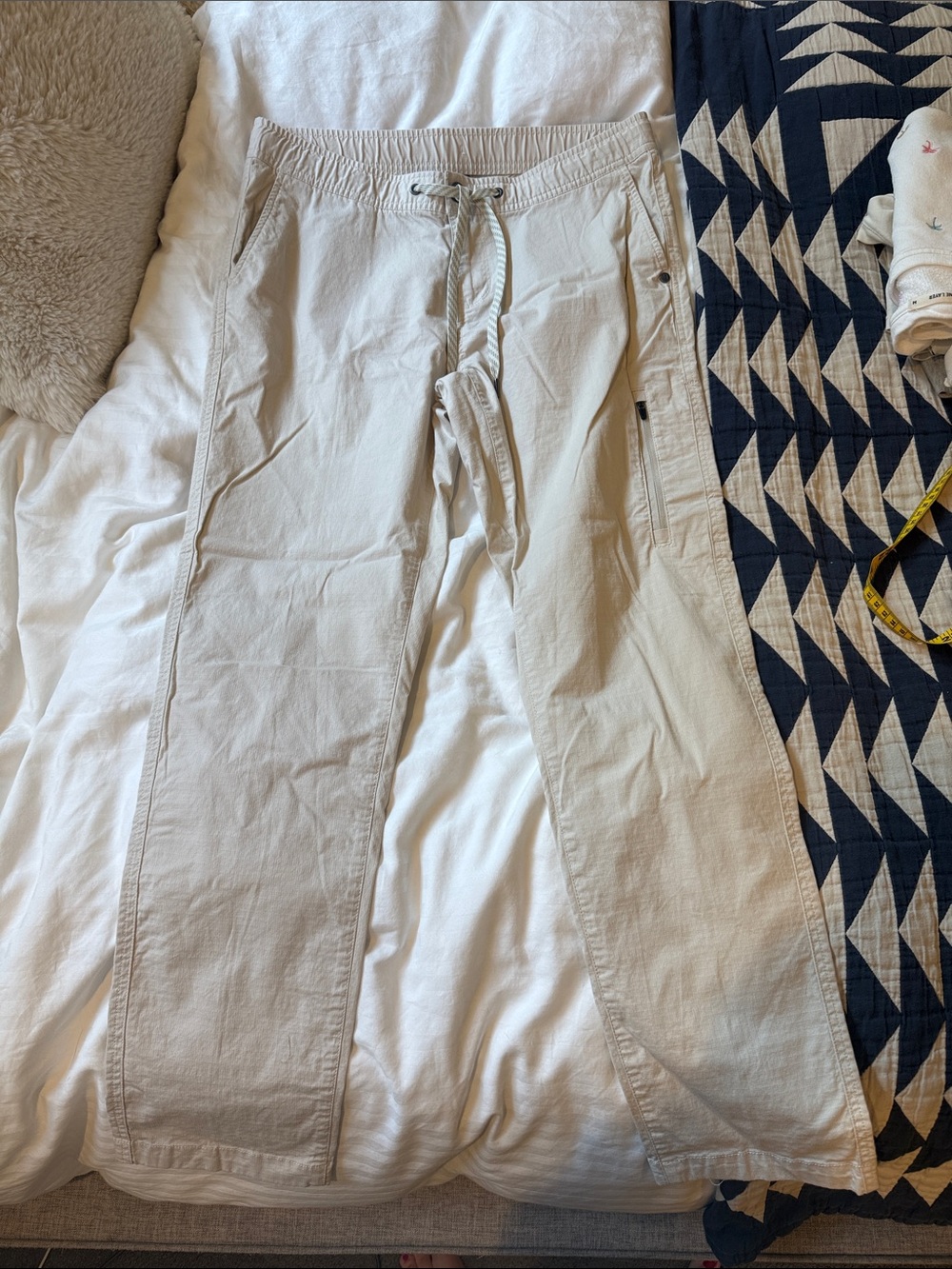 Vuori Light Beige Drawstring Casual Pants